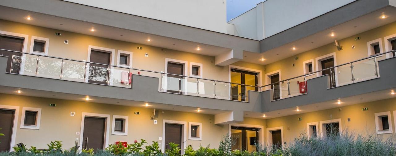 Aparthotel Gmare Gerakini Esterno foto